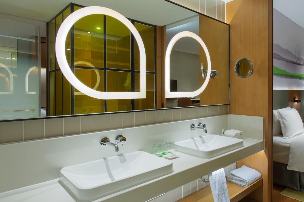 Holiday Inn & Suites Tianjin Downtown By Ihg,Tianjin Drum Tower,Joycity Shopping Mall,Tianjin Ancient Cultural Street,Haihe River,The Porcelain House,Convenient Access To Tianjin Binhai International Airport Exterior photo