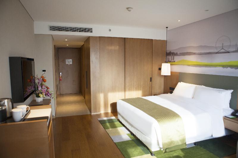 Holiday Inn & Suites Tianjin Downtown By Ihg,Tianjin Drum Tower,Joycity Shopping Mall,Tianjin Ancient Cultural Street,Haihe River,The Porcelain House,Convenient Access To Tianjin Binhai International Airport Exterior photo